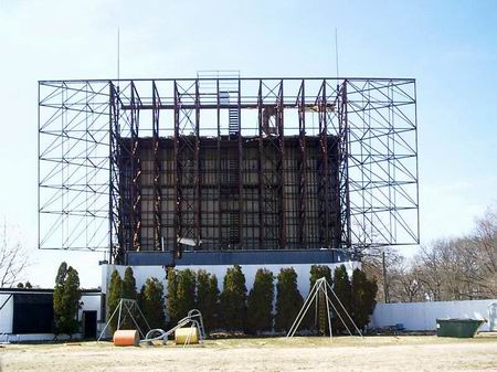 Getty 4 Drive-In Theatre - Teardown From Dan Goodman (newer photo)